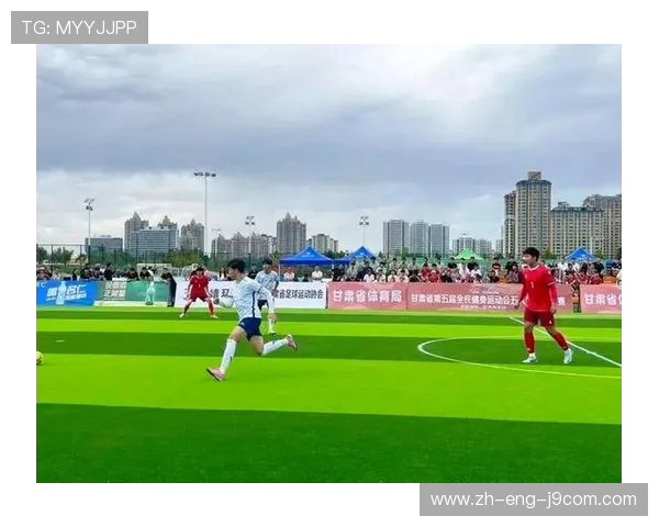 丰都村庄足球比赛激情开赛 居民团结一心共赴绿茵场 丰都村庄足球比赛激情开赛 居民团结一心共赴绿茵场